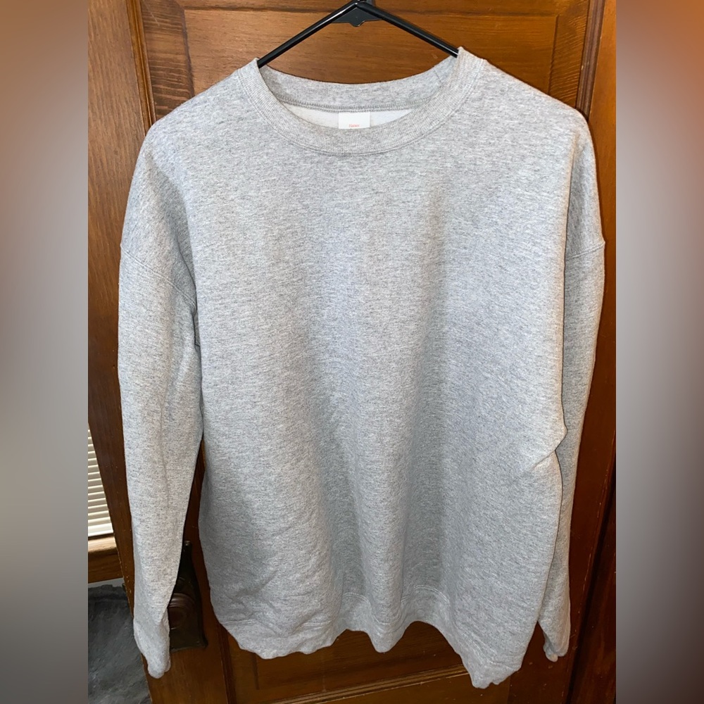 Men’s Hanes grey crewneck size L